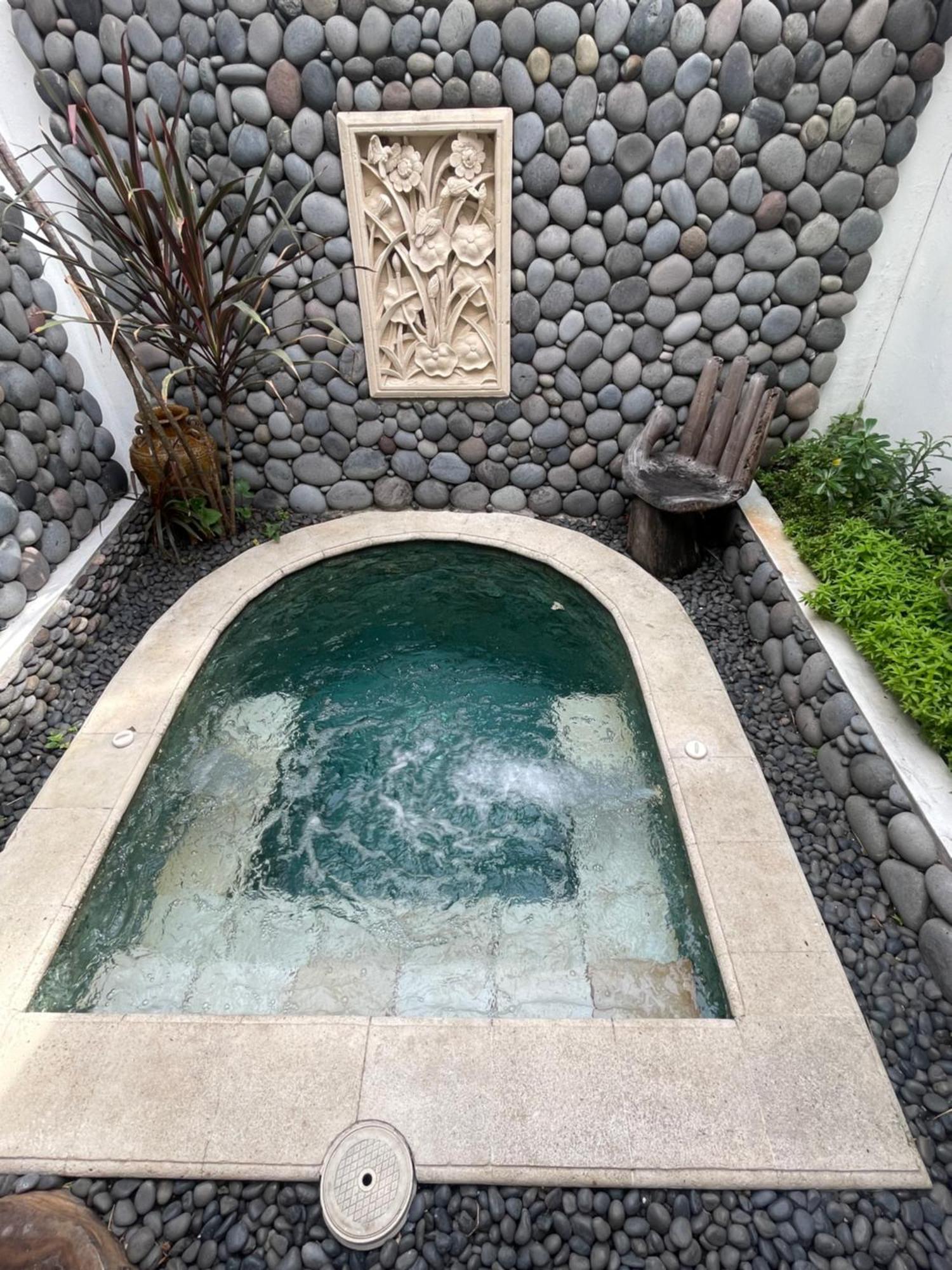 Villa Koi Keramas Exterior photo